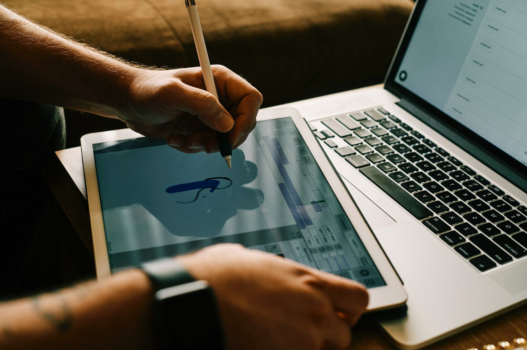 Canva a praca zdalna — jak zarabiać na tworzeniu szablonów?